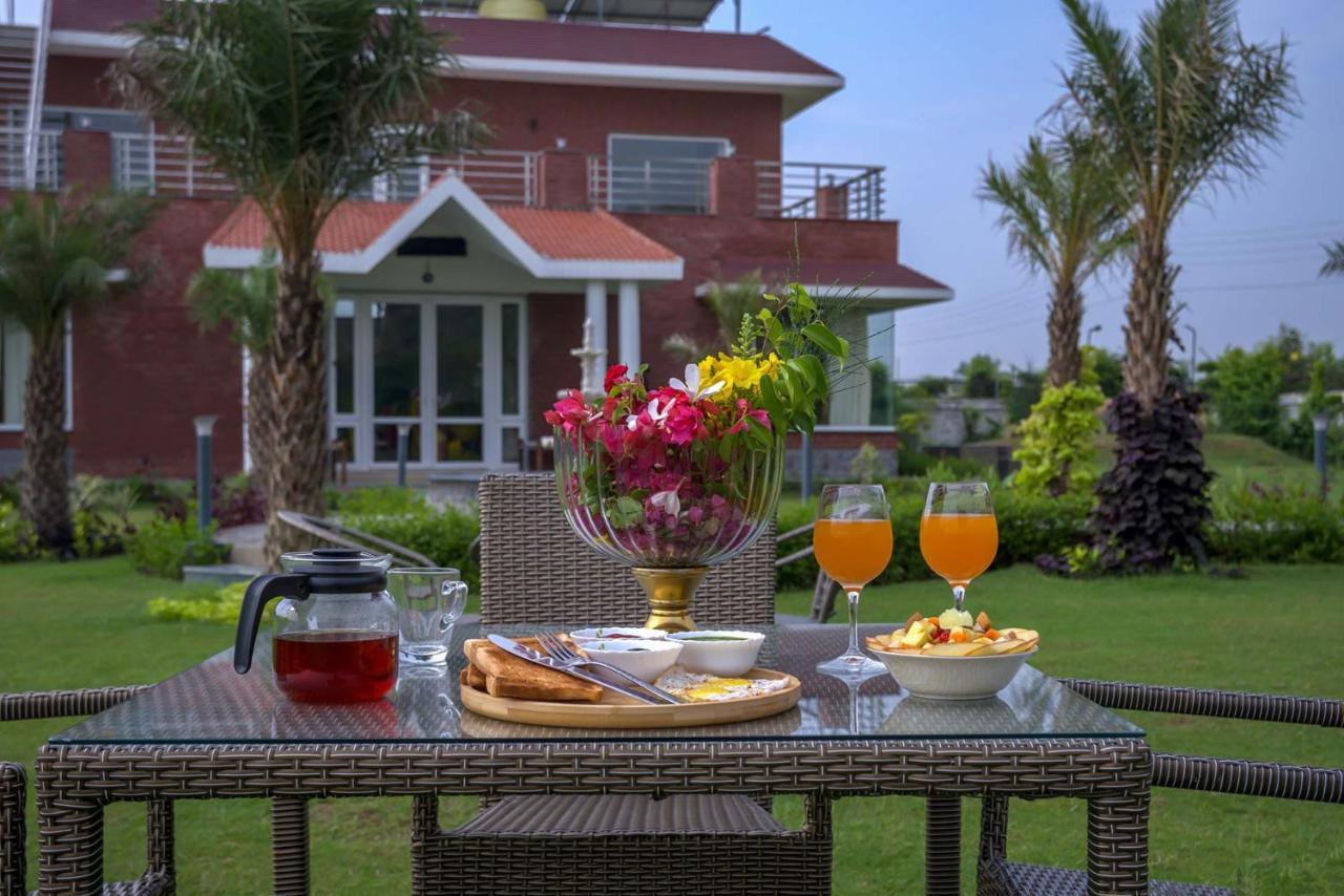 Stayvista At Hillside Paradise Dhauj Exterior foto