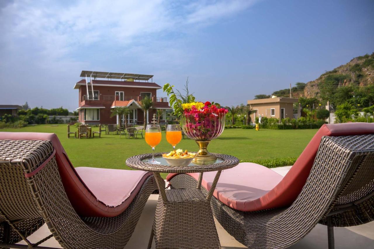Stayvista At Hillside Paradise Dhauj Exterior foto